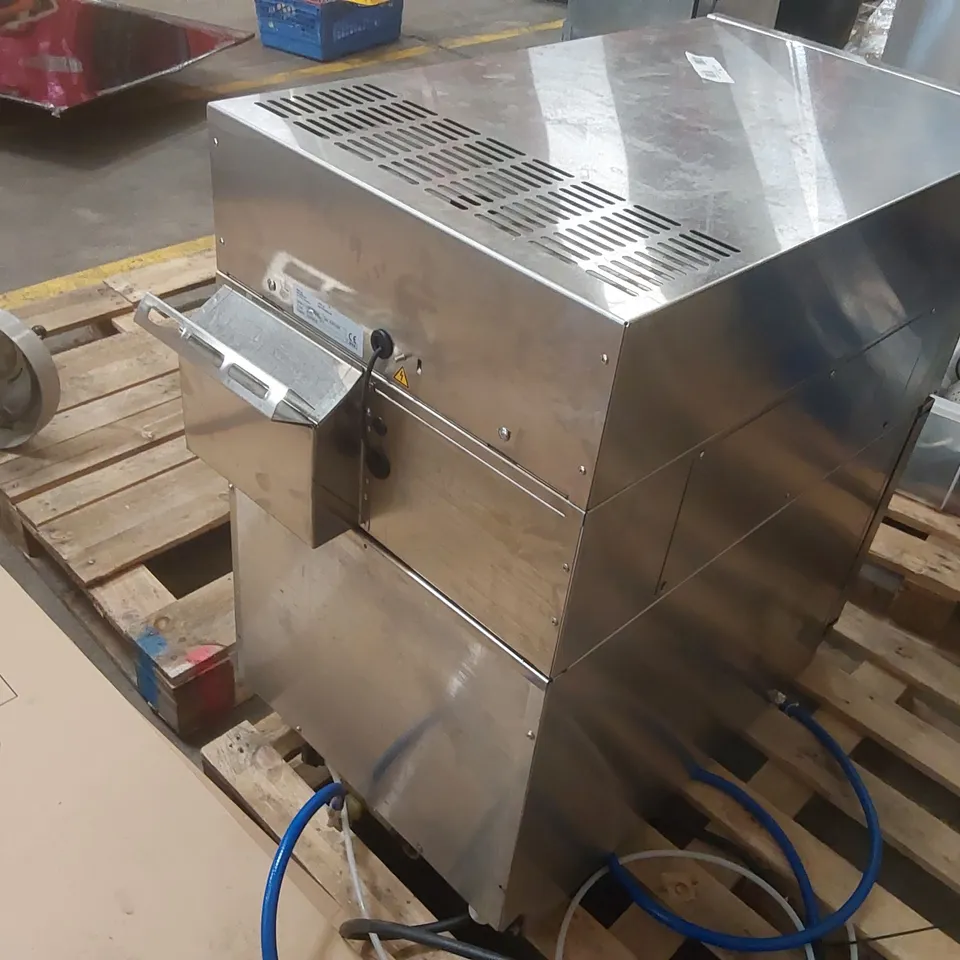 LINCAT CS11 LSC COMBI SLIM OVEN WITH EXTRACTION