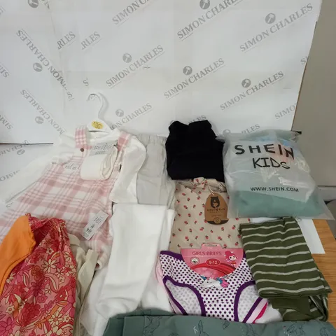 BOX OF ASSORTED CHILDRENS CLOTHING VARYING IN SIZE/COLOUR/STYLE TO INCLUDE: TOPS, DRESSES, JUMPERS