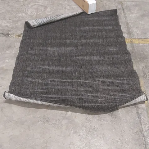 QUALITY DESIGNER RUG - APPROXIMATELY 165 x 132cm