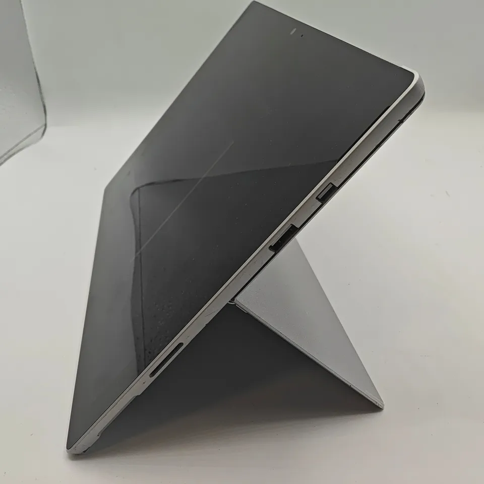 UNBOXED MICROSOFT SURFACE PRO 128GB TABLET PC IN SILVER - 1796