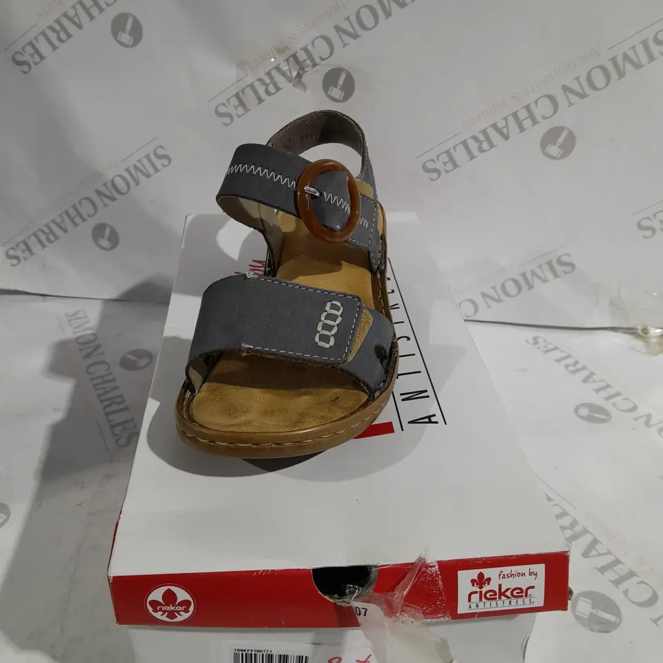 RIEKER STRAP SANDAL WITH BUCKLE SIZE 4 