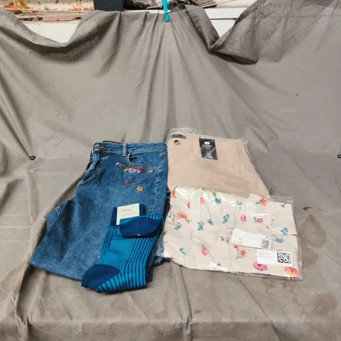 BOX OF APPROXIMATELY 25 ASSORTED CLOTHING ITEMS TO INCLUDE F&F TROUSERS, DENIM BY TU JEANS, TABIO SOCKS ETC
