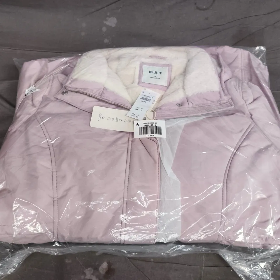 BAGGED HOLLISTER WOMEN'S PARKA WITH FAUX FUR LINING IN PINK - XXL