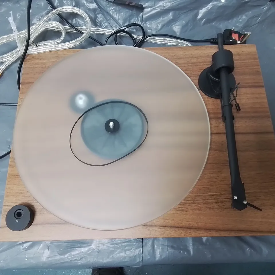 PROJECT T1 TURNTABLE IN WALNUT