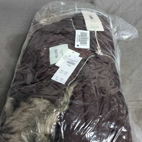 BAGGED HOLLISTER PADDED COAT WITH FAUX FUR HOOD - SIZE XS