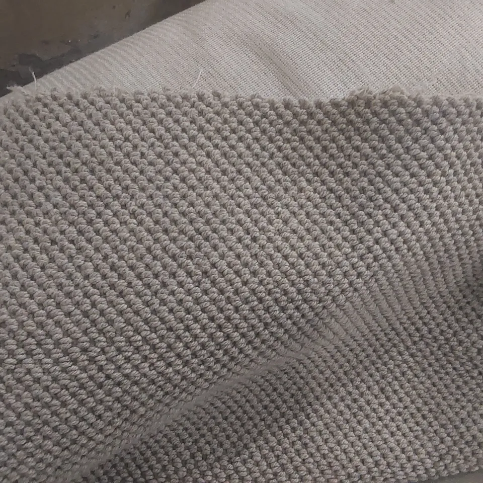 ROLL OF QUALITY CARPET - APPROXIMATELY 4.5 x 6m