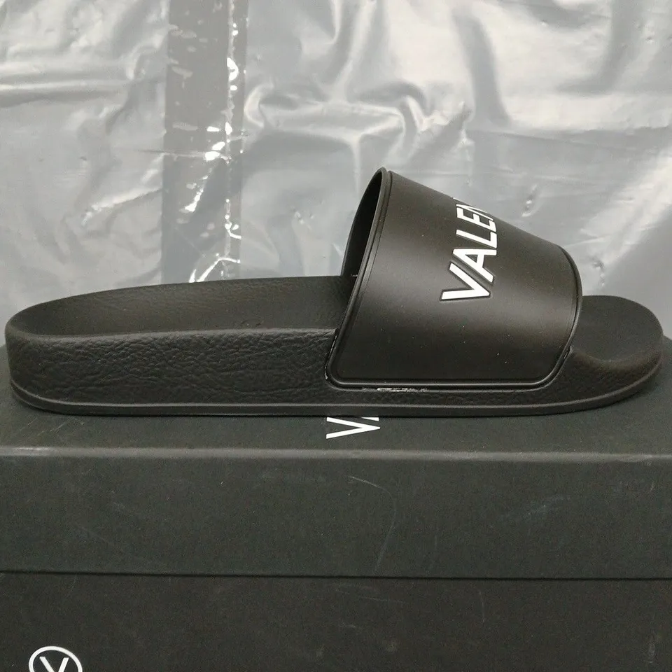 BOXED VALENTINO BLACK SLIDERS - UK 9 