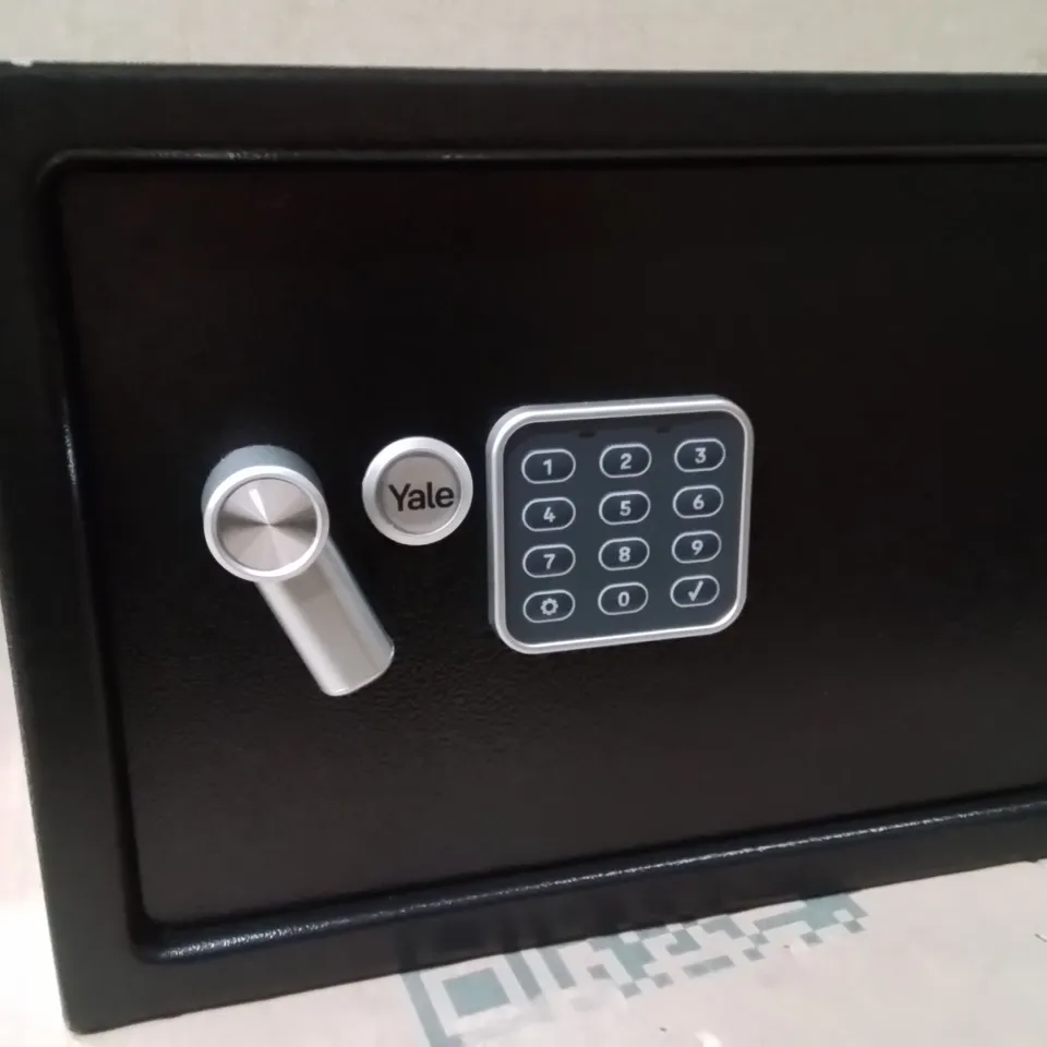 BOXED YALE ELECTRONIC SAFE MEDIUM