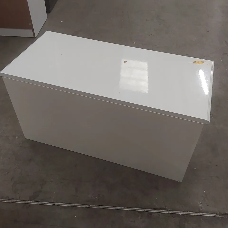 FULLY ASSEMBLED JACEY BLANKET BOX