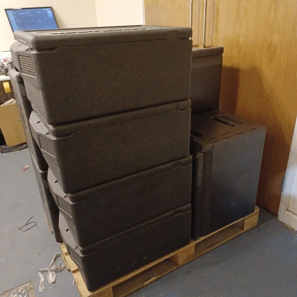 PALLET OF APPROX 9 ASSORTED AMERBOX POLYSTYRENE STORAGE BOXES