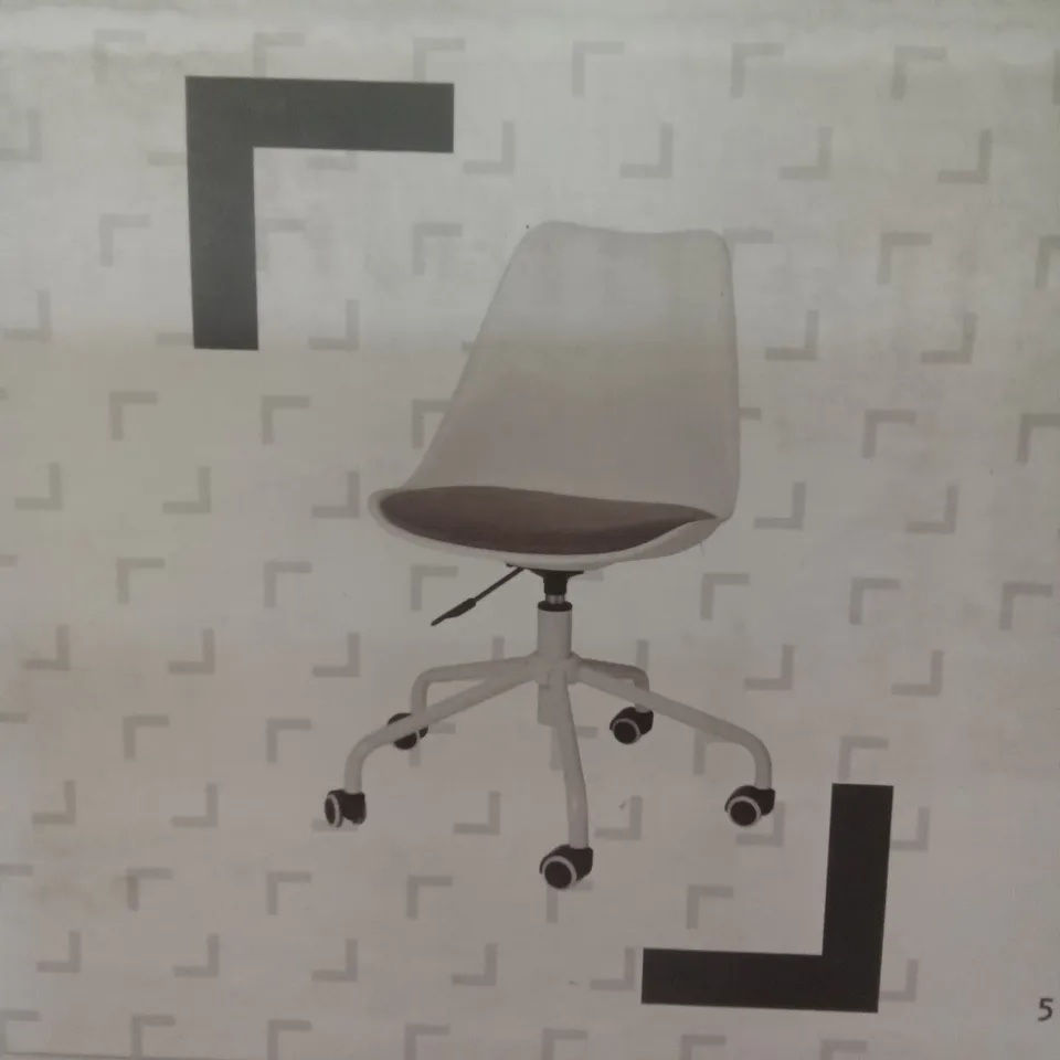 BOXED TIVISSA MOULDED DESK CHAIR - WHITE 