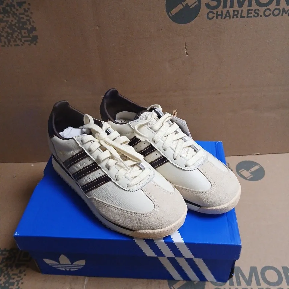 ADIDAS SL72 TRAINERS – WHITE/BEIGE WITH DARK BROWN STRIPES BOXED SIZE 5.5