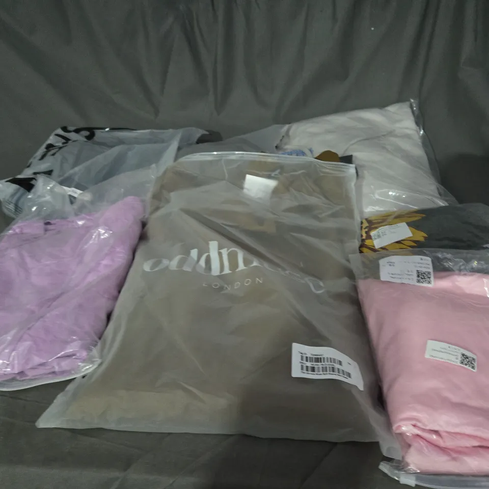 LARGE BOX OF ASSORTED CLOTHING ITEMS IN VARIOUS COLOURS, SIZES AND STYLES