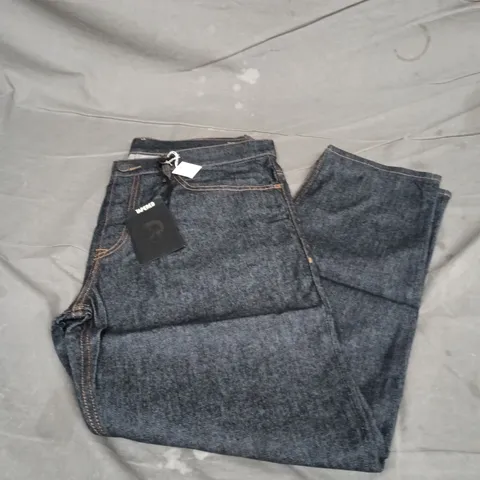 DIESEL TAPERED DENIM JEANS IN DARK WASH SIZE W33 L30