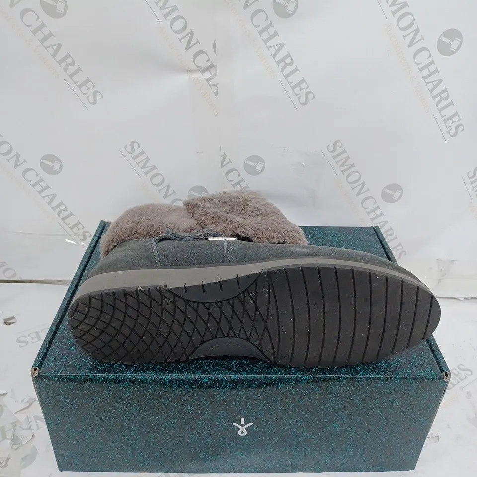 EMU AUSTRALIA OXLEY FUR CUFF ANKLE BOOTS, DARK GREY - SIZE 6