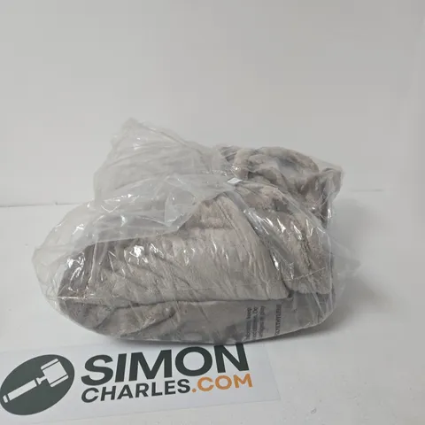 LIVMORE SINGLE LAYER FAUX FUR BLANKET
