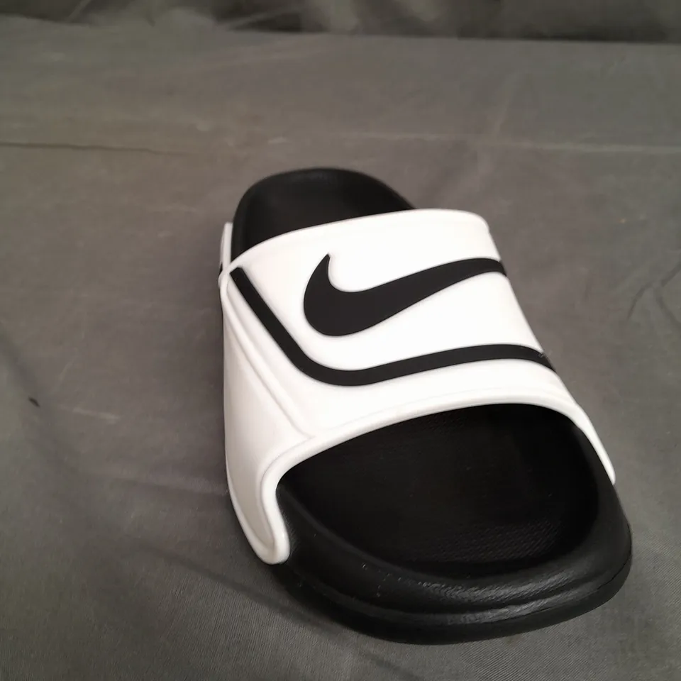 PAIR OF NIKE BLACK/WHITE SANDALS SIZE 42