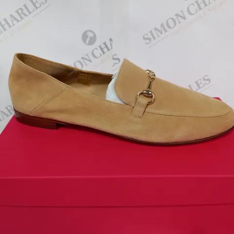 BOXED BOBBIES PARIS JILL ORIENTAL SAND SHOES - SIZE EU42