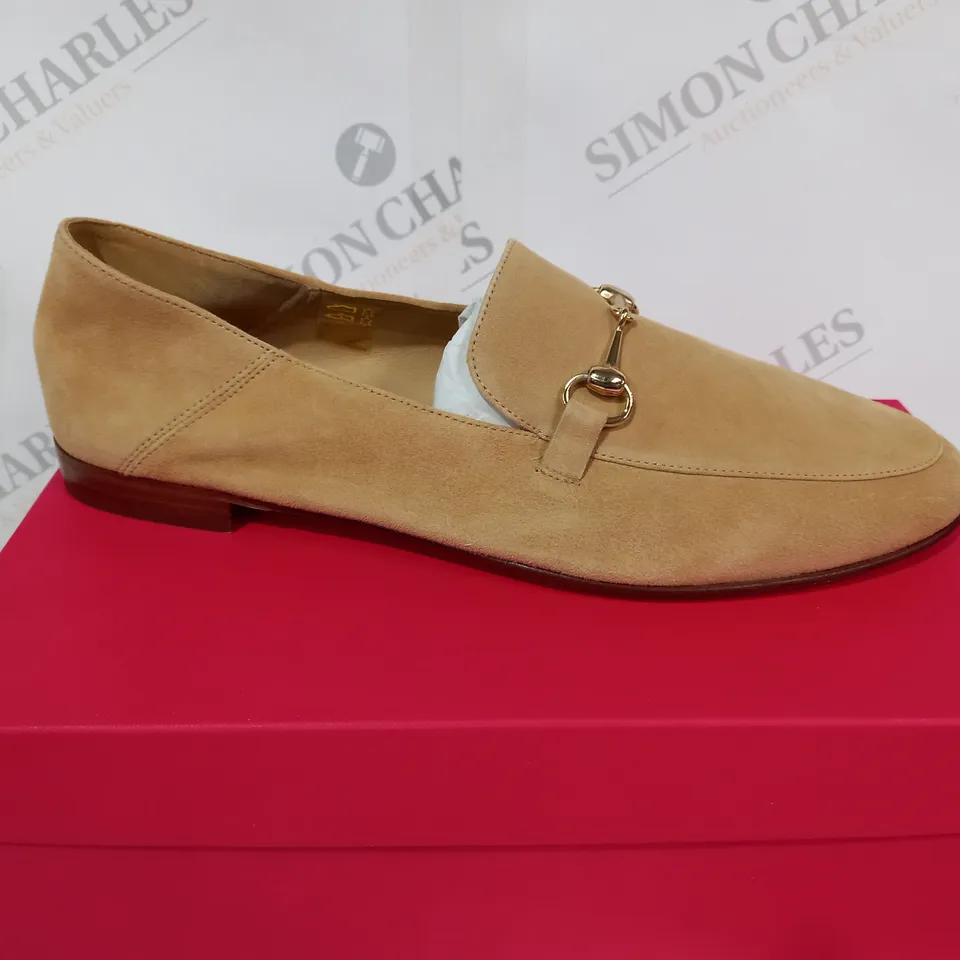 BOXED BOBBIES PARIS JILL ORIENTAL SAND SHOES - SIZE EU41