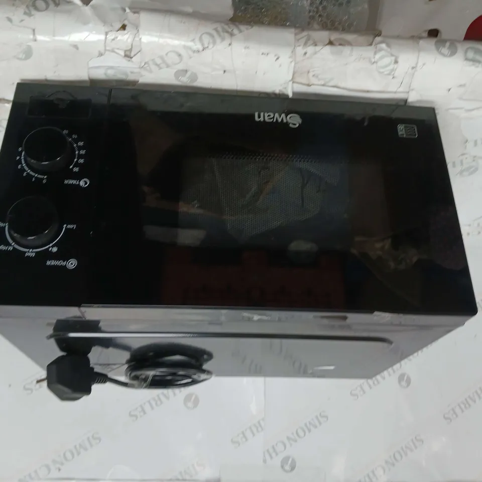 UNBOXED SWAN 20L 700W MANUAL MICROWAVE RRP £54