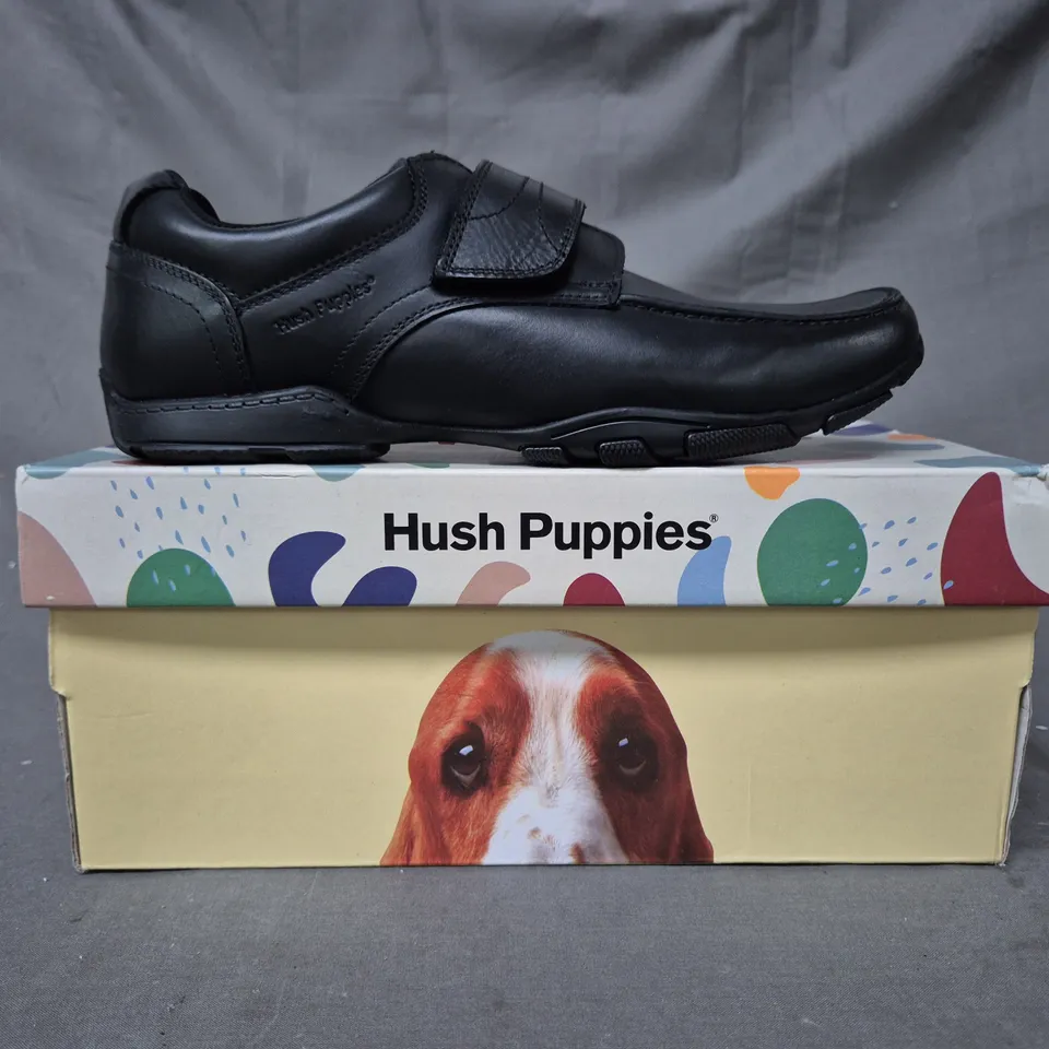 BOXED PAIR OF HUSH PUPPIES SHOES IN BLACK UK SIZE 6