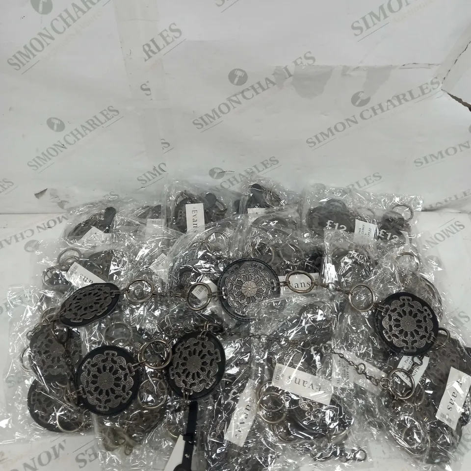 BOX OF APPROX 30 EXANS RING FAUX LEATHER DETAIL BELTS IN SILVE/BLACK 