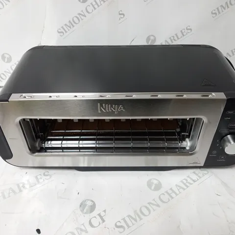 BOXED NINJA 2 IN 1 TOASTER & GRILL ST100UK