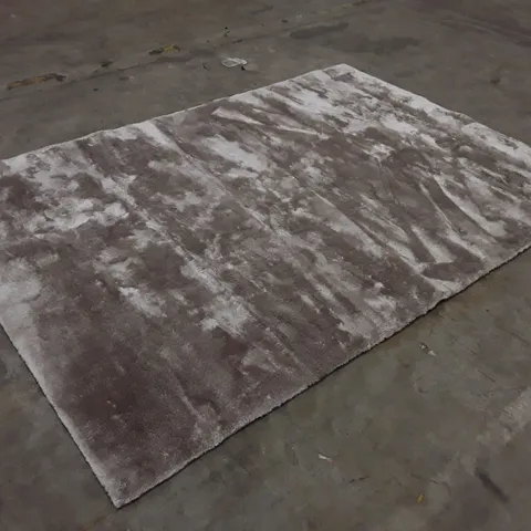 QUALITY DESIGNER AREA RUG APPROXIMATELY 200×290CM