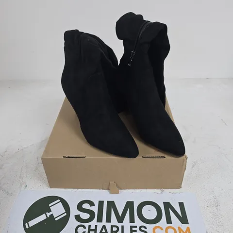 LADIES' BLACK SUEDE KNEE-HIGH BOOTS – UK 6 