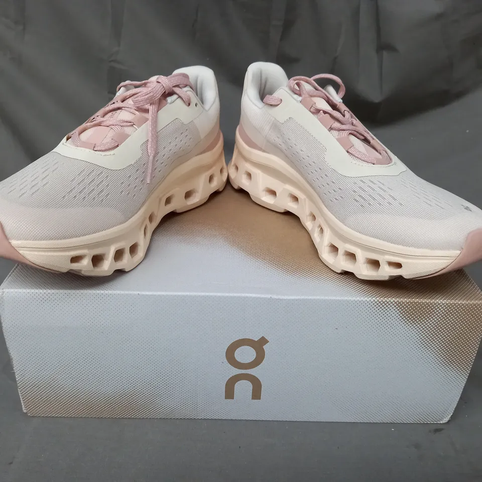 BOXED PAIR OF ON CLOUDMONSTER SHOES IN MOON/FAWN UK SIZE 6.5