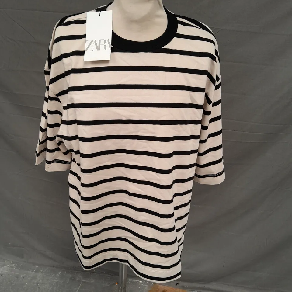 ZARA LADIES STRIPED T-SHIRT BLACK/OFF-WHITE SIZE MEDIUM