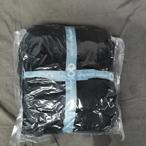 SEALED OODIE OVERSIZED HOODED BLANKET - BLACK