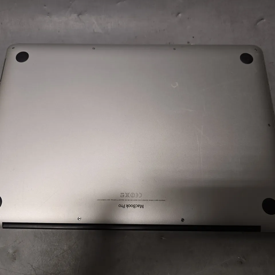 APPLE MACBOOK PRO 15 INCH 