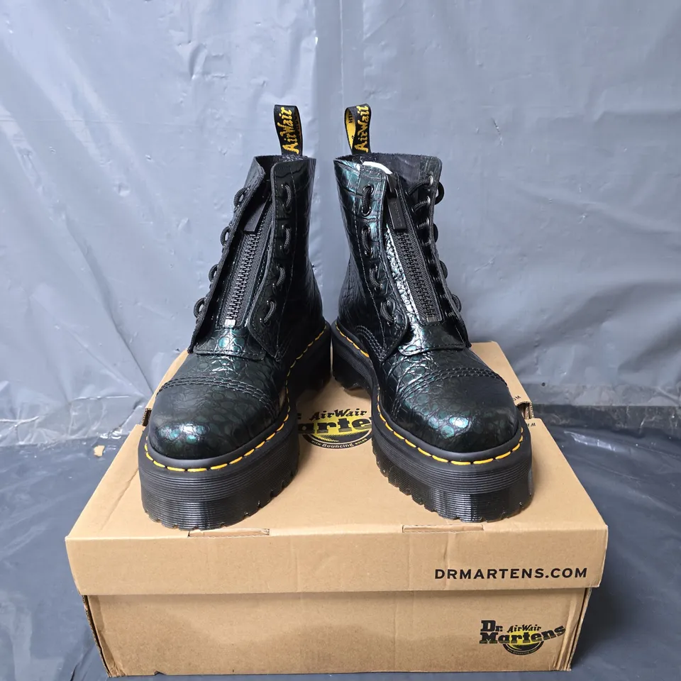 DR MARTENS PLATFORM BOOTS - GREEN CROC - SIZE 5