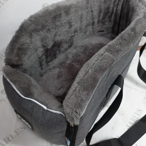 PET FANG FANG PET CARRIER