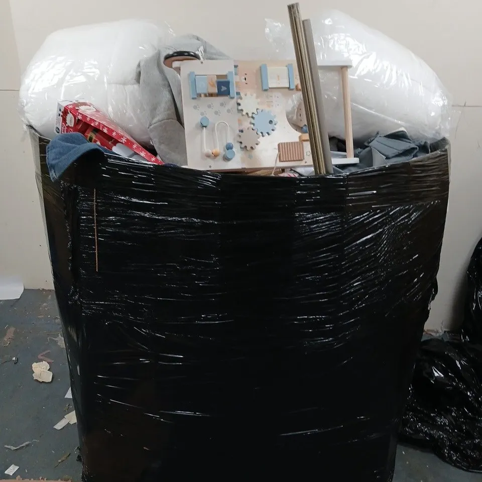 PALLET OF APPROXIMATELY 150 ASSORTED ITEMS TO INCLUDE BABY TOYS , CLOTHING ITEMS AND CHRISTMAS DECORATIONS - COLLECTION ONLY 