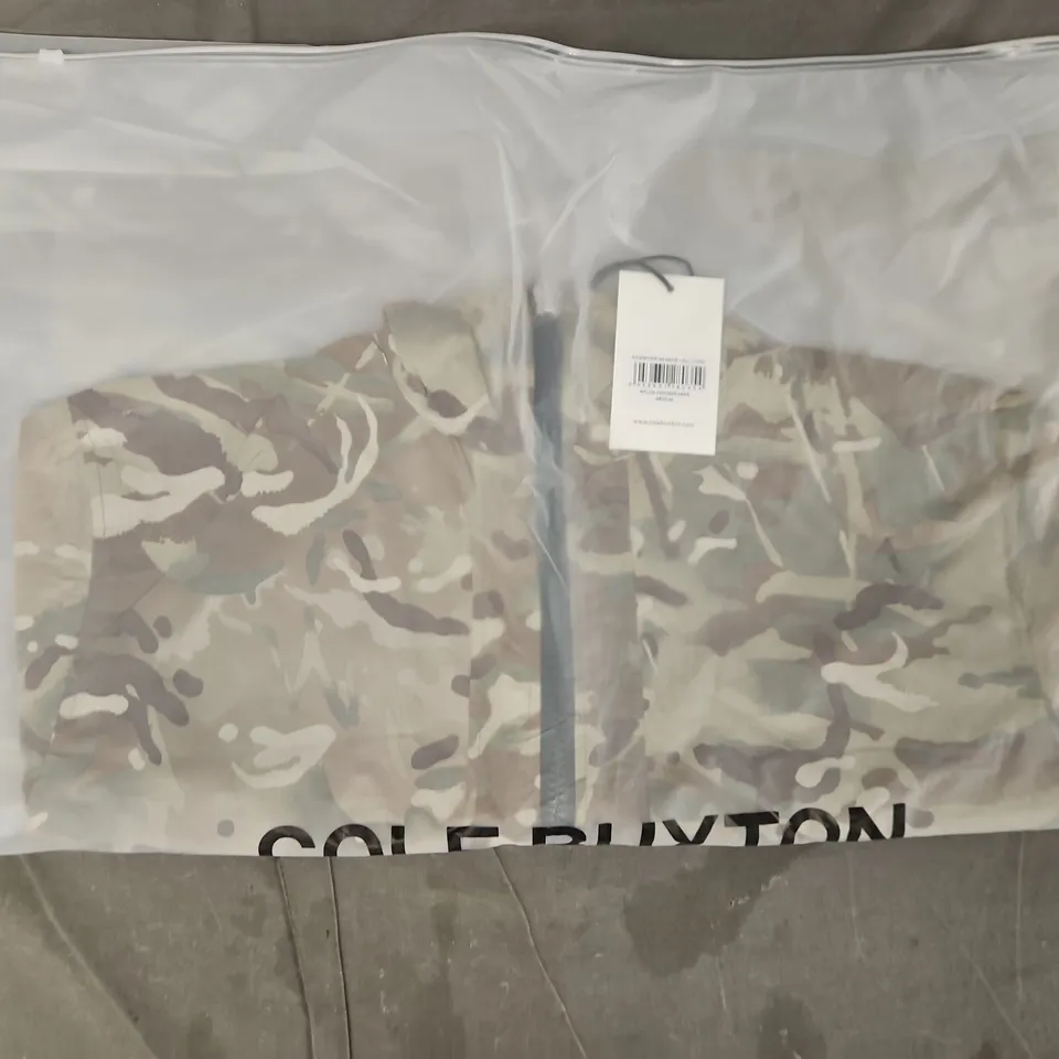 BAGGED COLE BUXTON NYLON WINDBREAKER IN CAMO SIZE MEDIUM