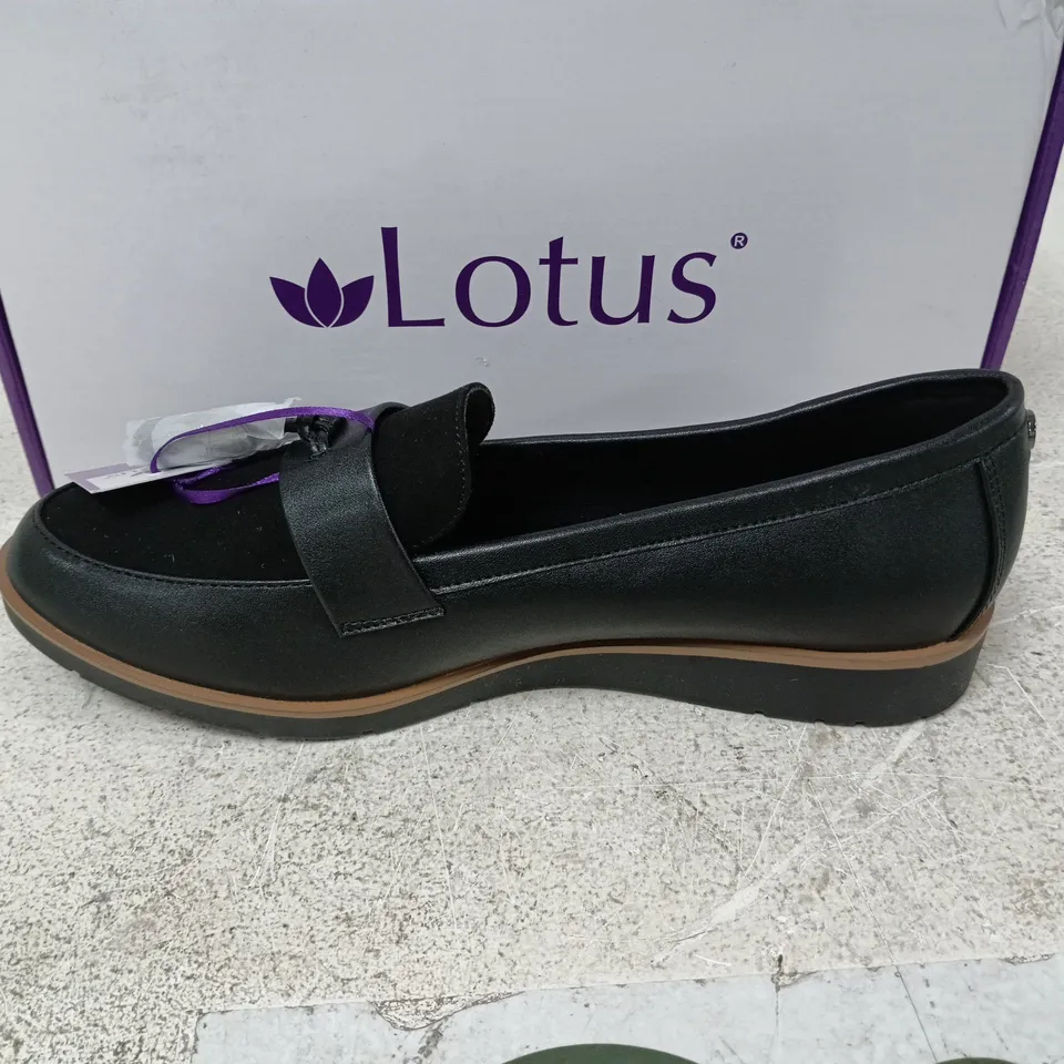 BOXED PAIR OF LOTUS YORK SHOES IN BLACK - UK 6