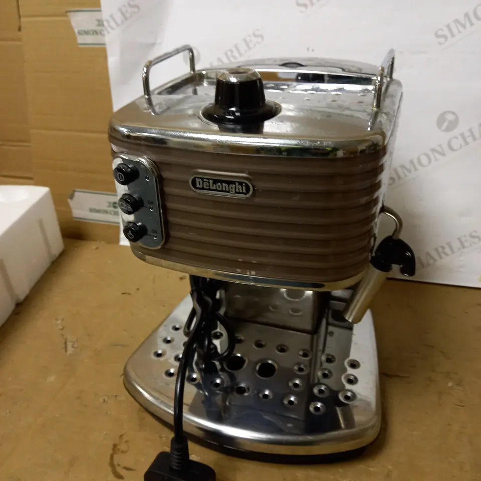 DELONGHI SCULTURA ESPRESSO AND CAPPUCCINO COFFEE MAKER