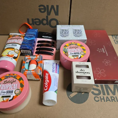 APPROXIMATELY 15 ASSORTED HEALTH & BEAUTY PRODUCTS TO INCLUDE BODY BUTTER, TOOTHPASTE AND DRY SHAMPOO