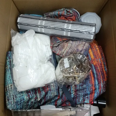 BOX OF APPROXIMATELY 15 ASSORTED HOUSEHOLD ITEMS