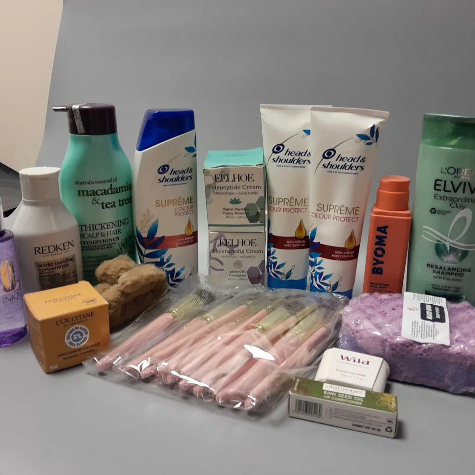 LOT OF BEAUTY ITEMS TO INCLUDE CONDITIONER, ETC