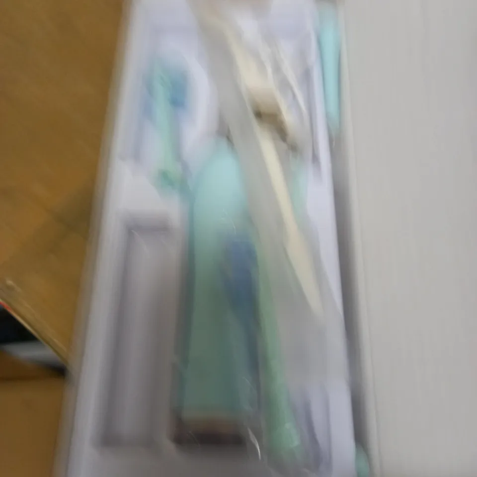 SONIC TOOTHBRUSH + CLEANER