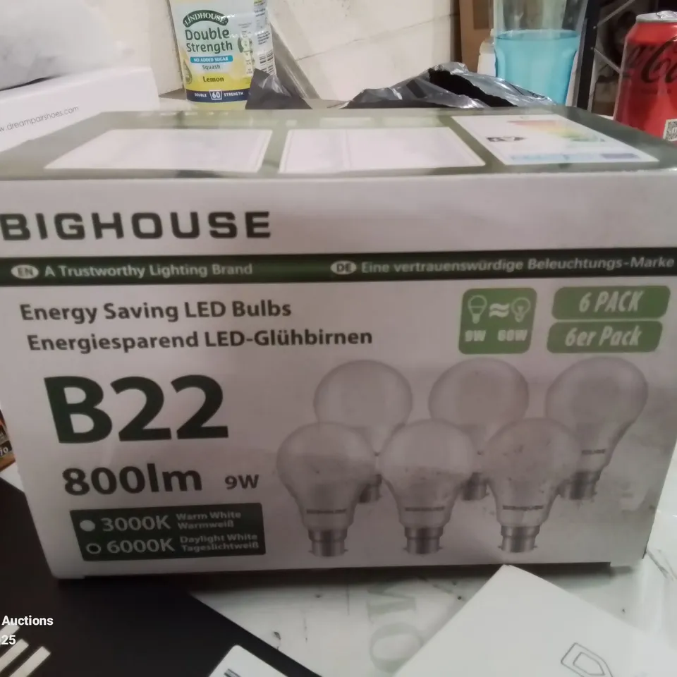 BOX CONTAINING LARGE AMOUNT OF BOXED ELECTRICAL ITEMS TO INCLUDE: PHONE CASES, HEADPHONES, LIGHT BULBS, WIRELESS JOYSTICK AND LOTS MORE.