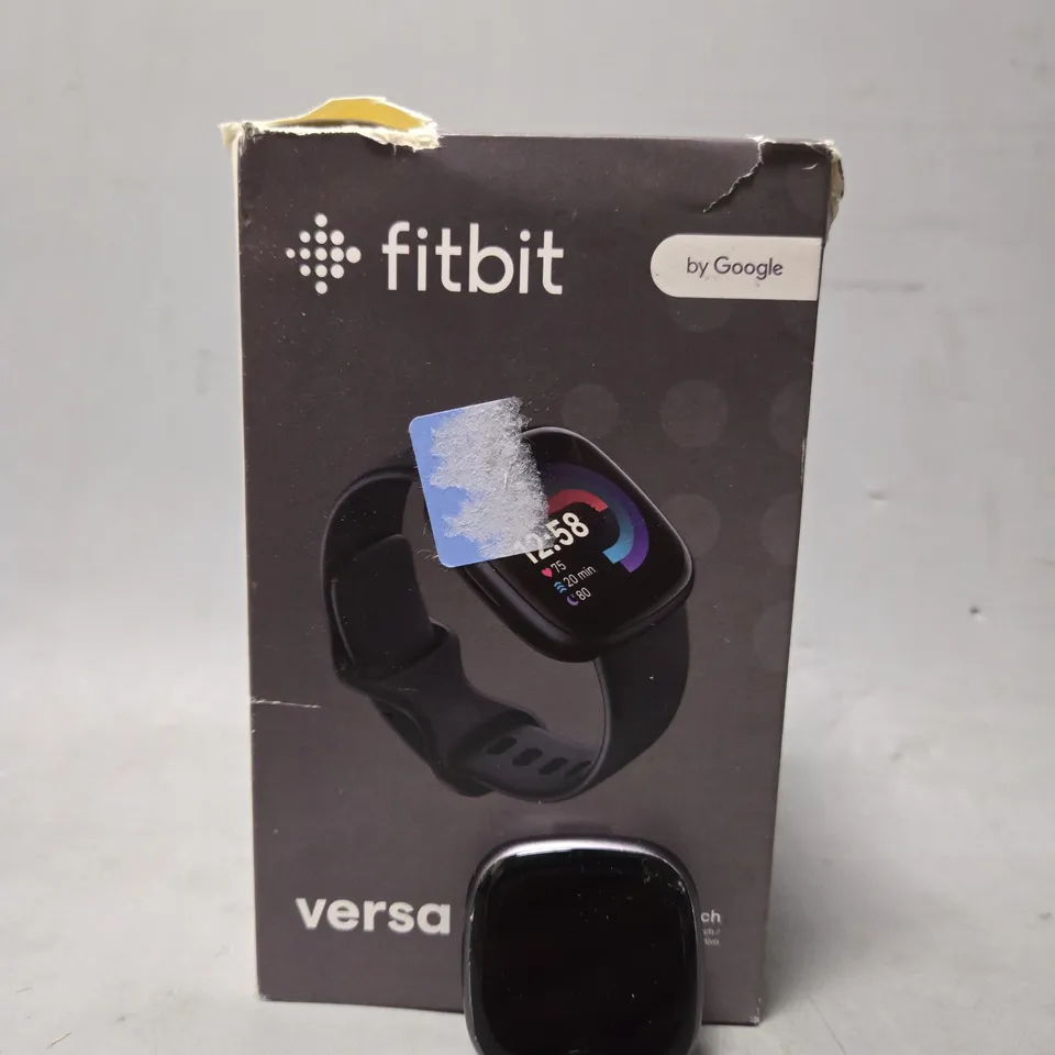 BOXED FIT BIT VERSA 4 FITNESS WATCH 
