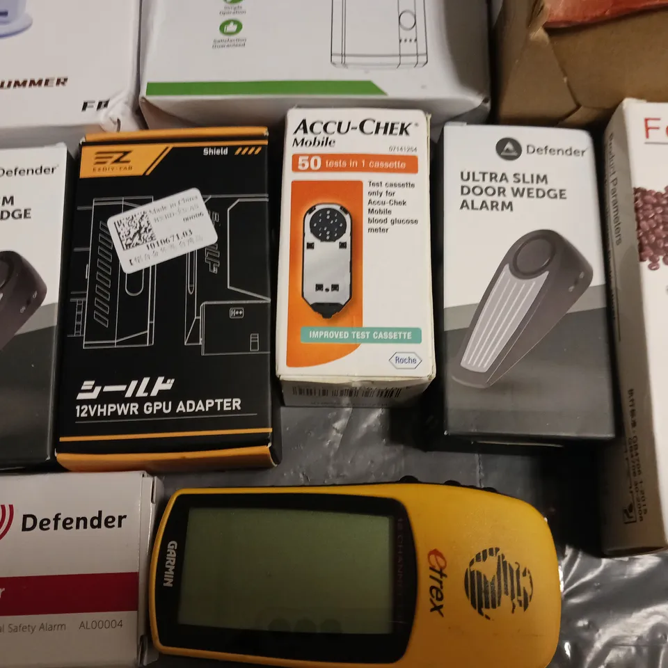 LOT OF 13 ASSORTED TECH ITEMS TO INCLUDE EZDIY FAB GPU ADAPTER, TOWER NECK FAN, AIR DUSTER AND LINT REMOVER