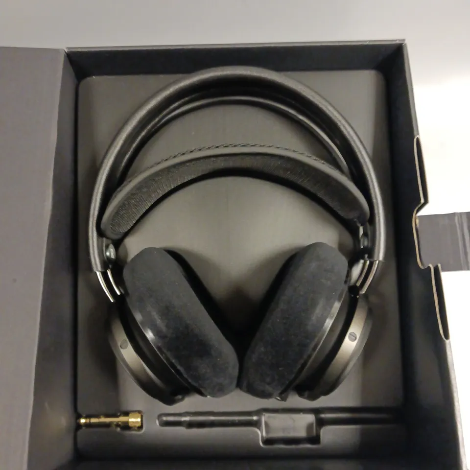 BOXED PHILIPS FIDELIO X2HR OVER EAR HEADPHONES 