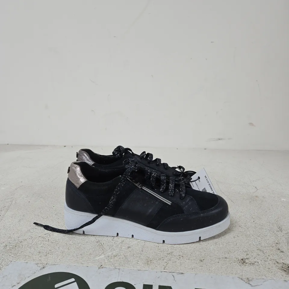 MODA BLACK PLATFORM SNEAKERS WITH GLITTER LACES AND SILVER HEEL – WOMEN'S SHOES SIZE UK 7