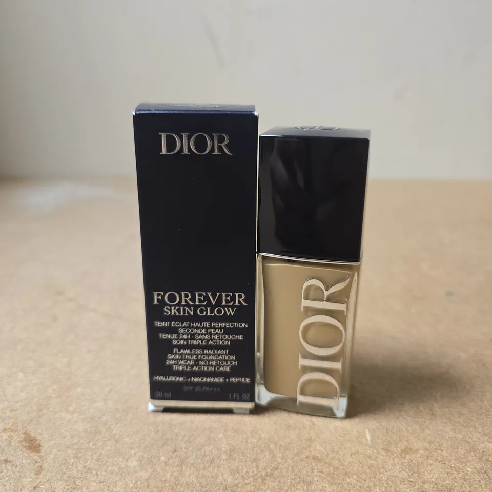 BOXED DIOR FOREVER SKIN GLOW FLAWLESS RADIANT SKIN TRUE FOUNDATION 2 W0 WARM OLIVE (30ML)