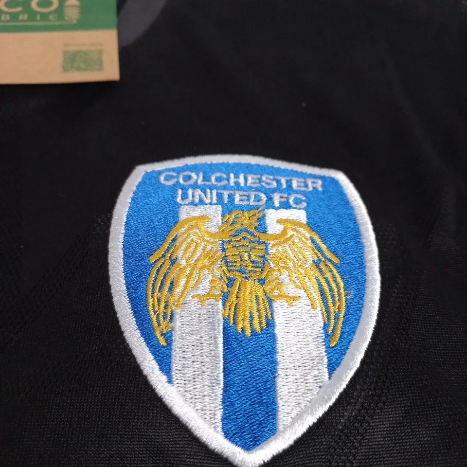 COLCHESTER UNITED FC CLUB JERSEY MACRON XXL